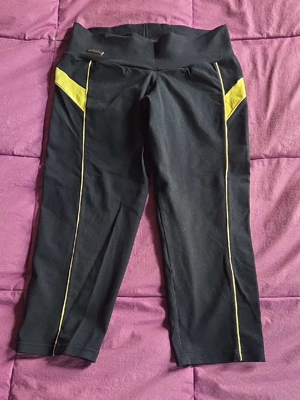 Vintage Brasil Sul Black Capri Leggings with Bright Yellow Trim S/M